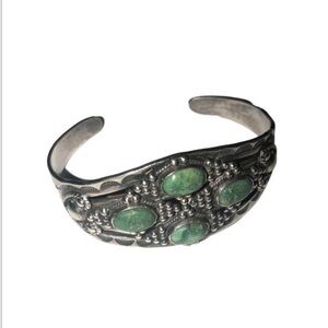 Silver and Green Stone Women's Bracelet